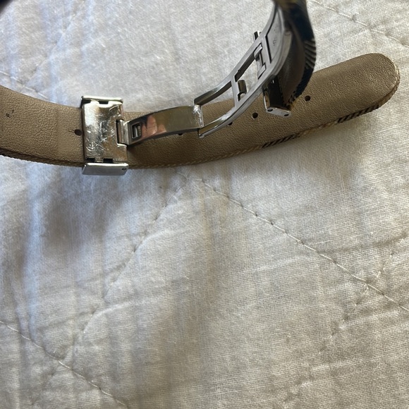 Used - Picture 5 of 8